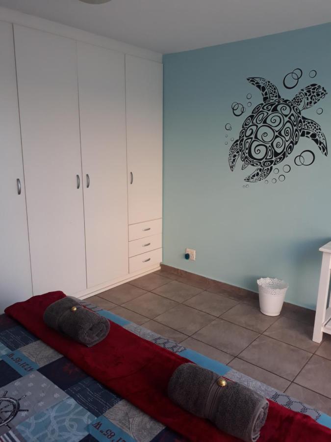 Seabreeze Accommodation Джефрис Бей Екстериор снимка
